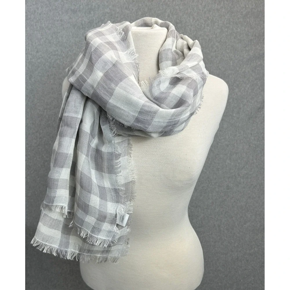 Halogen Scarf Gray White Gingham Linen Blend Fringed Wrap Womens Office Neutral
